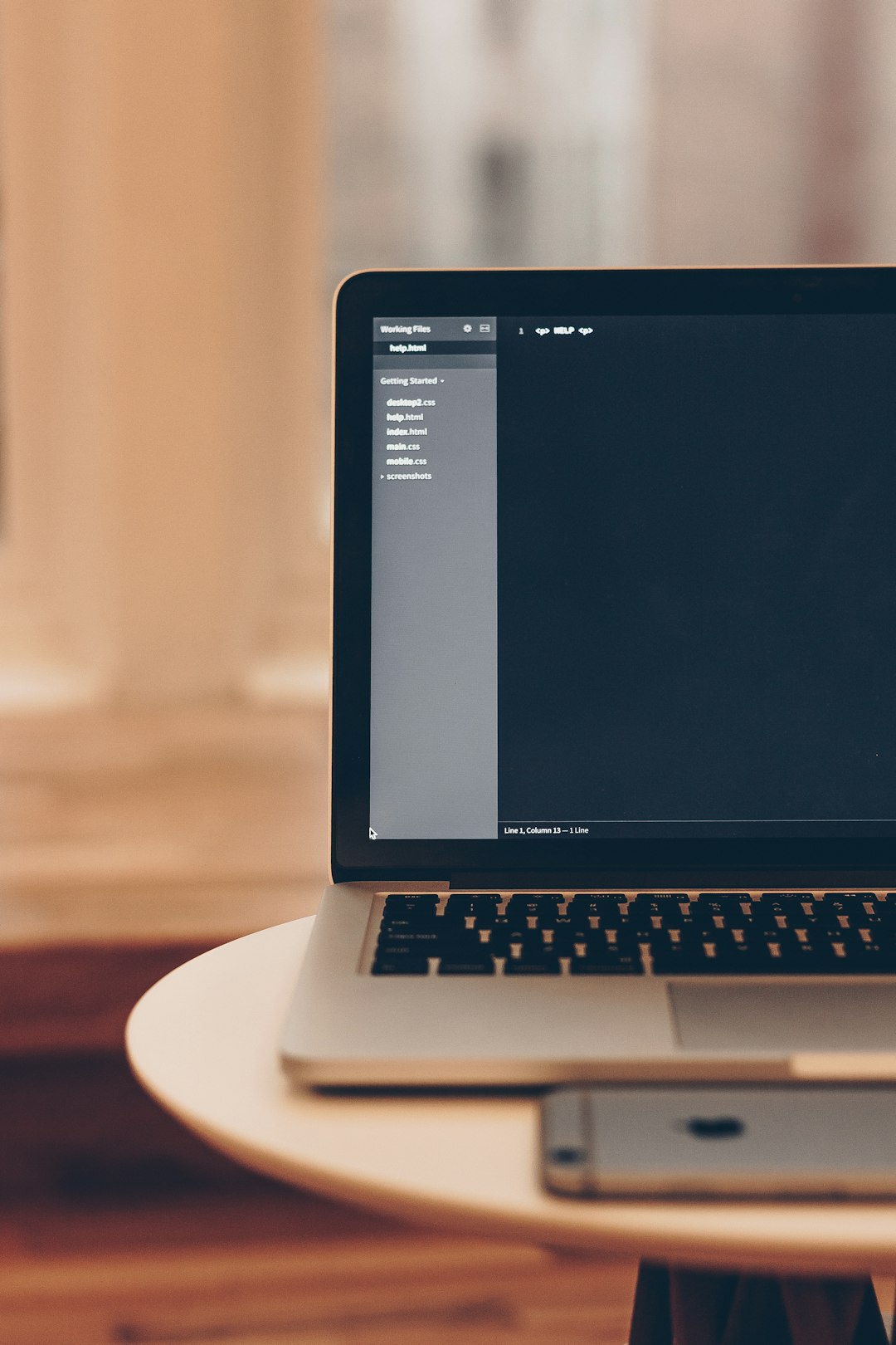 macbook-pro-displaying-files-lqzplez4era